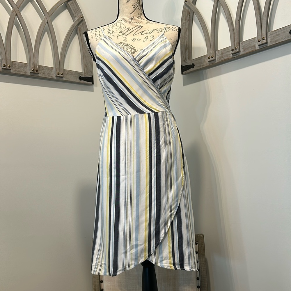 LOFT Striped Wrap Dress Adjustable Spaghetti Straps V-Neck Size 6P